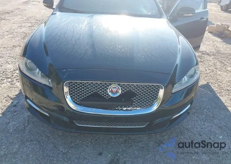 2015 Jaguar Xj Xjl Portfolio z USA, uszkodzony, nr VIN SAJWA2GZ4F8V78637